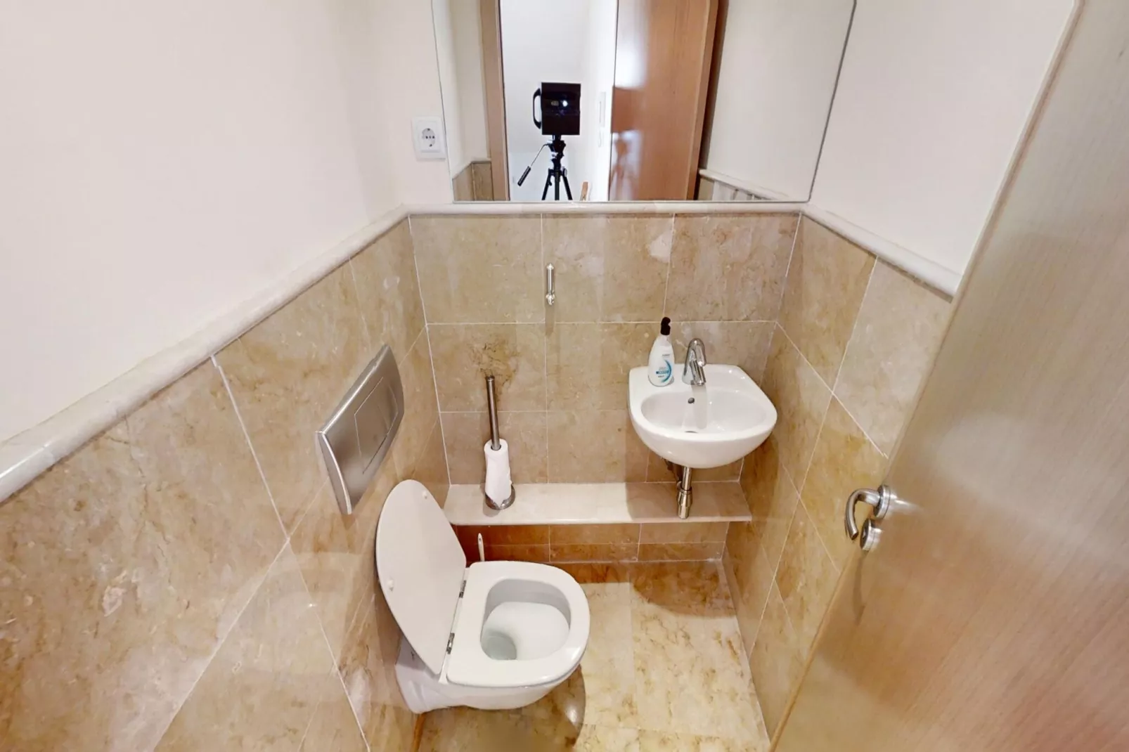 Apartment with Sea Views and Sunlit Terraces - Badkamer