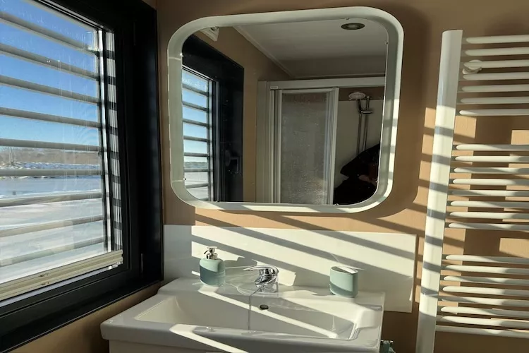 Hausboot Family & Friends mit Hund LP 8 / 4 Personen - Badkamer