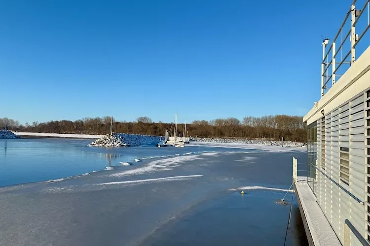 Hausboot Family & Friends mit Hund LP 8 / 3 Personen - Uitzicht winter