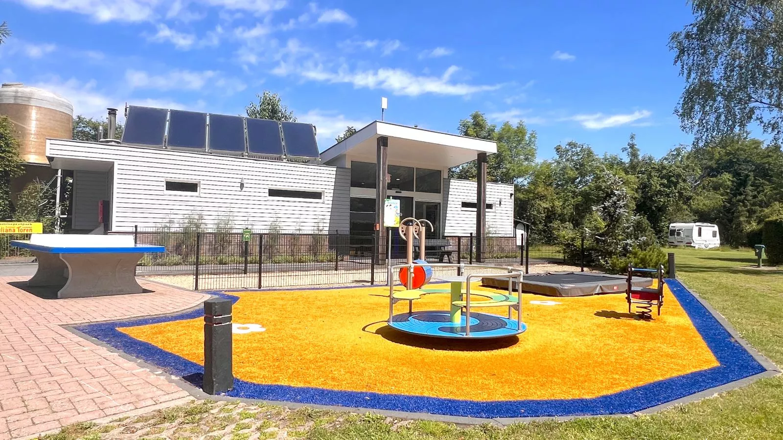 De Krekel-Faciliteiten