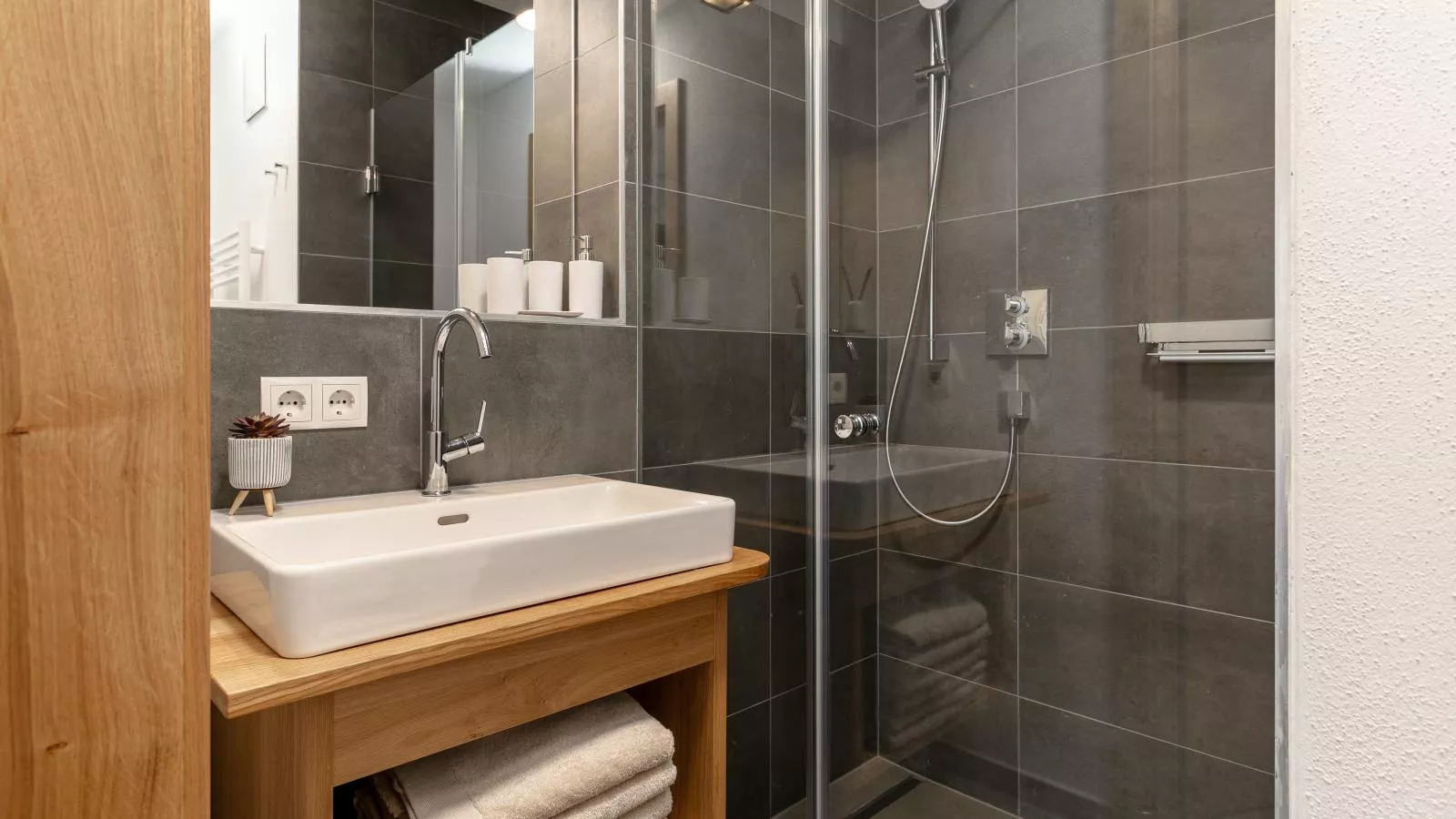 Tauernlodge Eben D3 Large-Badkamer