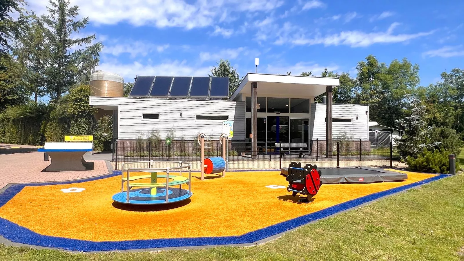 De Krekel-Faciliteiten