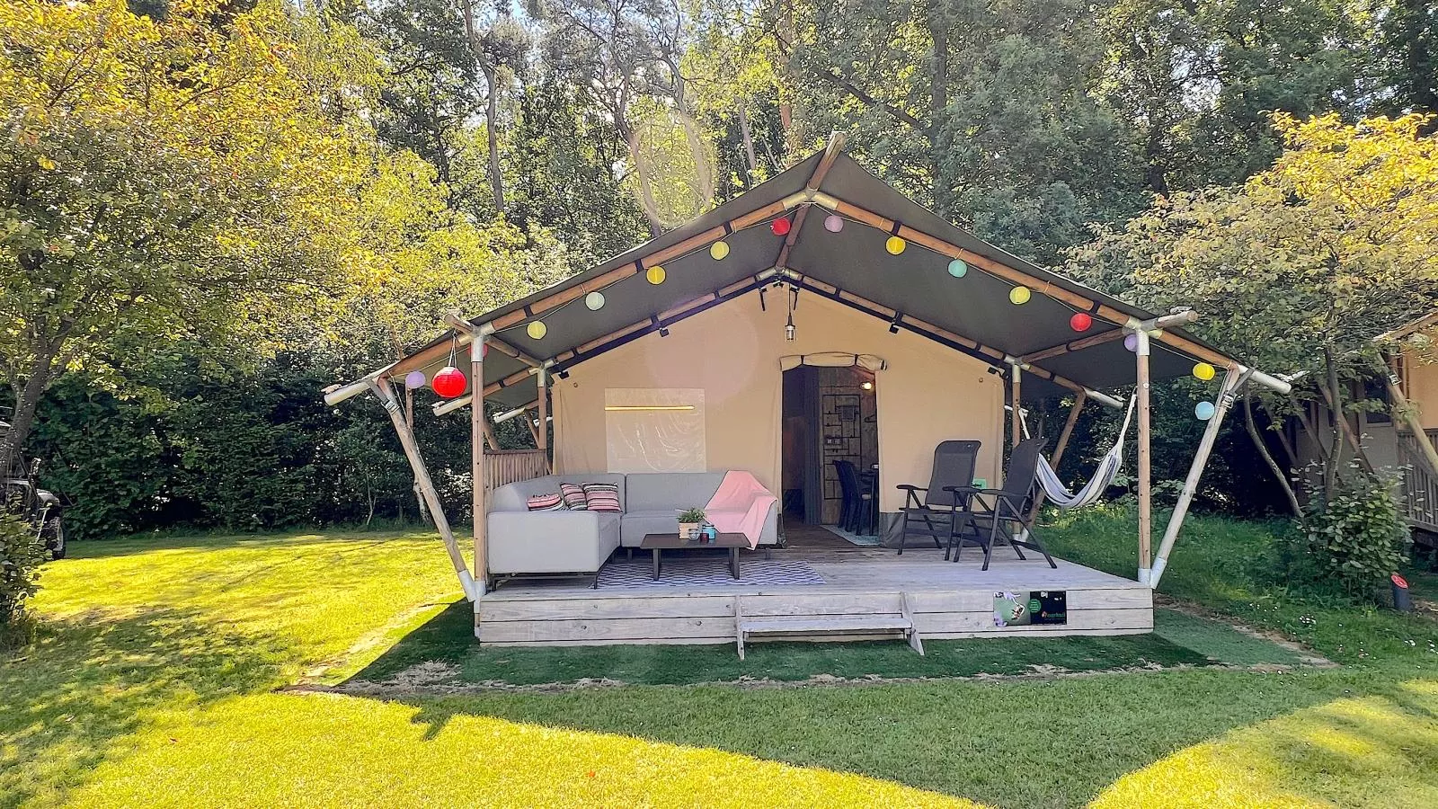 De Hommel-Buitenkant zomer