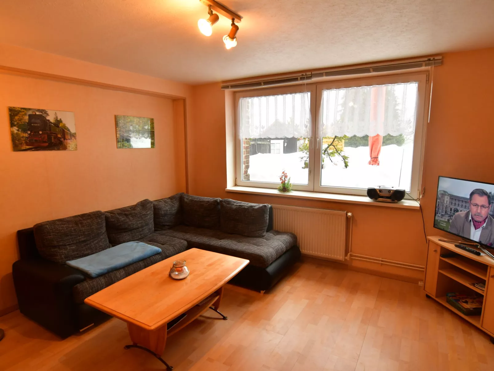 Mit Garten und Spielplatznutzung