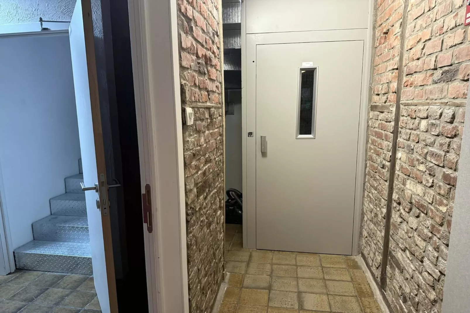 Aux 3 Canards - Hal-ontvangst