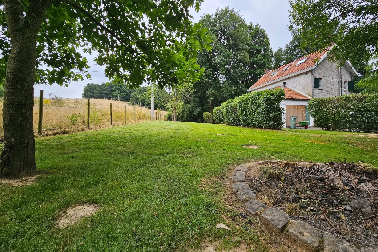 Au Lit de la Canelle - Buitenkant zomer