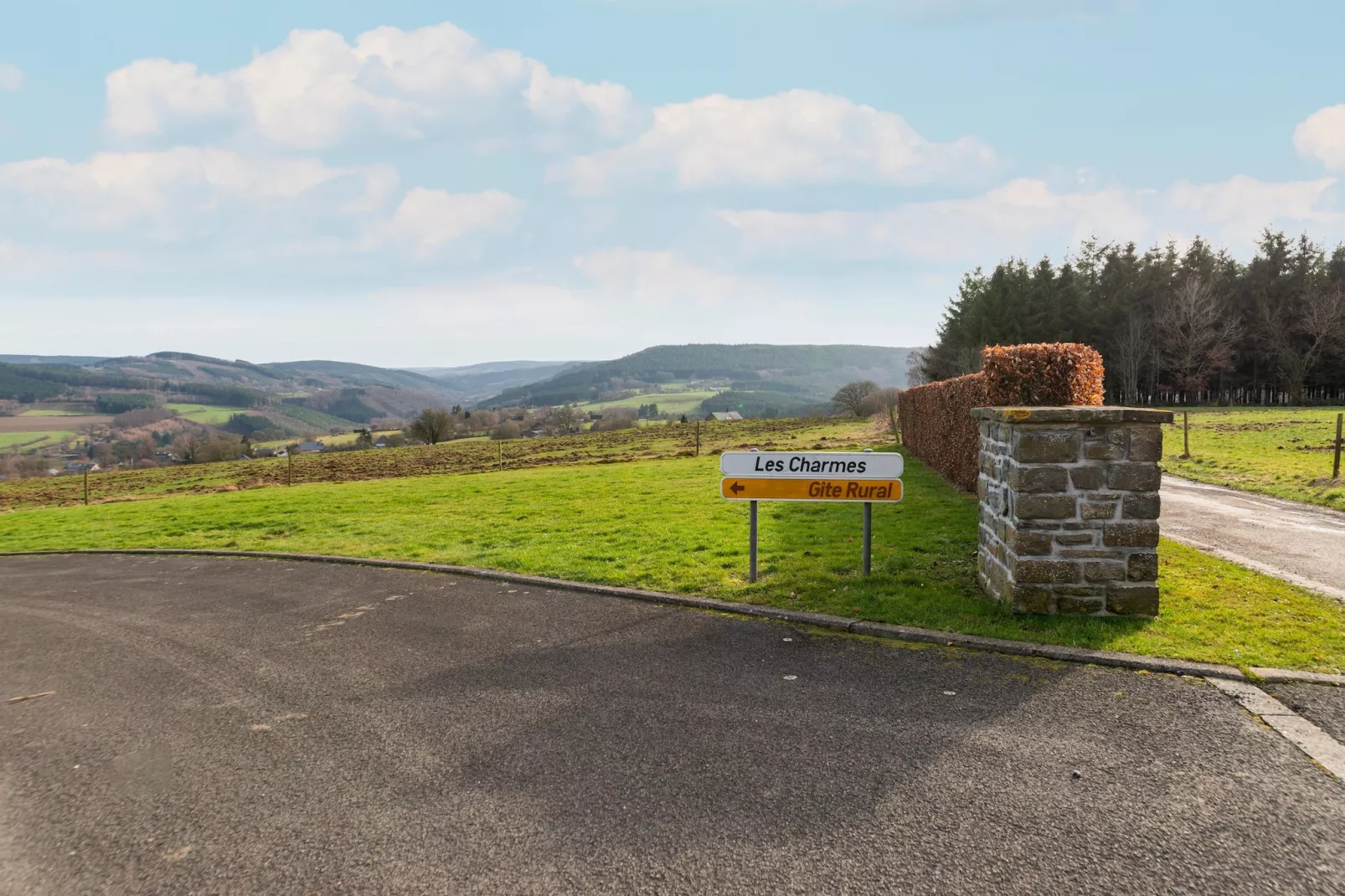 Les Charmes - Uitzicht zomer