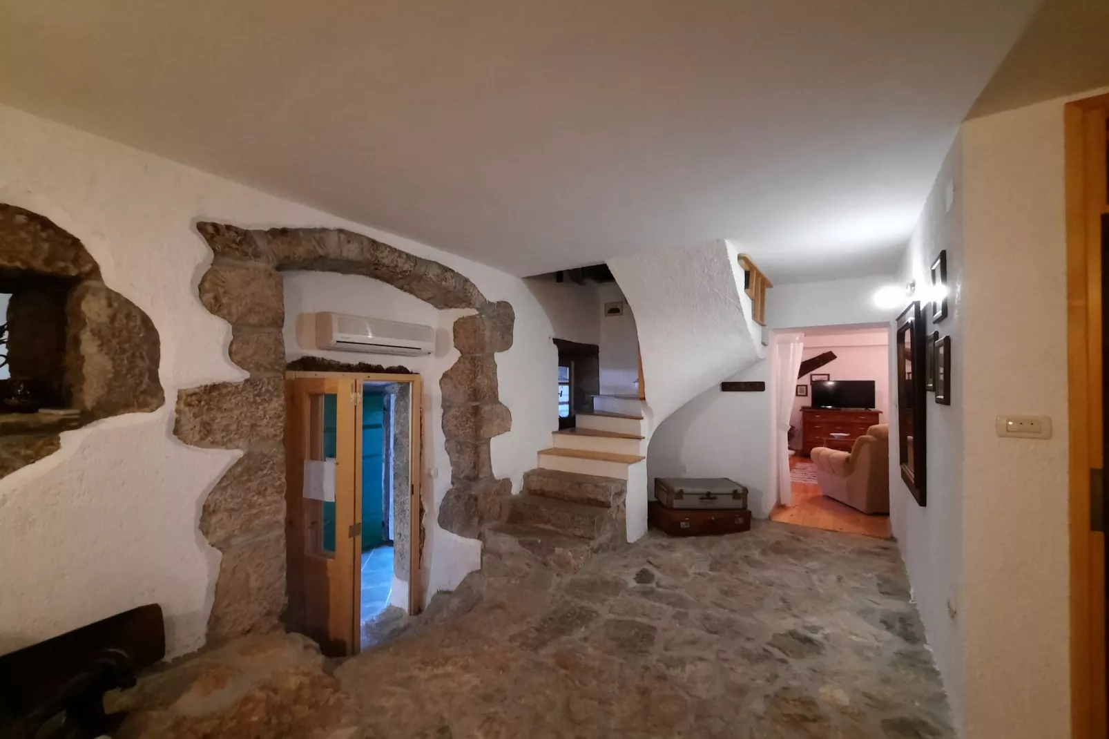 Holiday home Mikleus in Lovrec - Dobrec - ca 113 qm für 4 Erw 2 Kinder max 11 J - Binnen