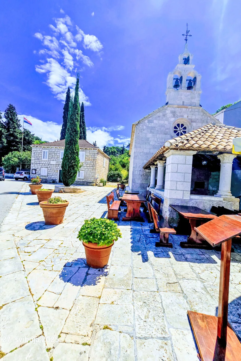 "Antun" am Strand - Buiten