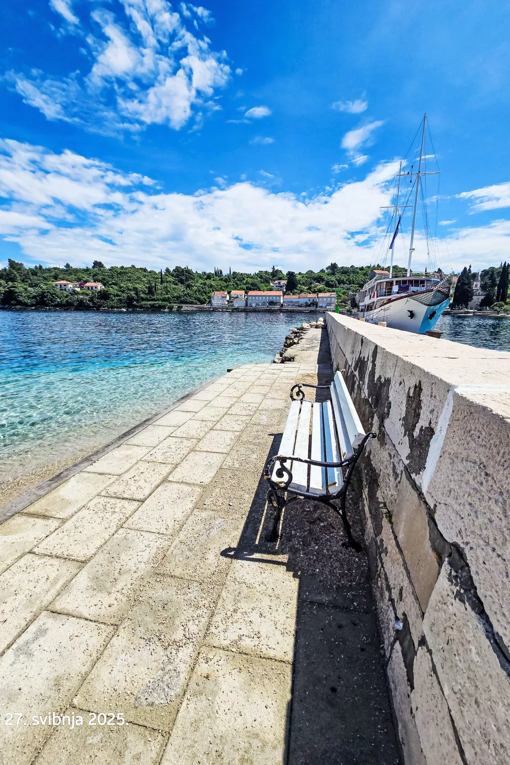 "Antun" am Strand - Buiten