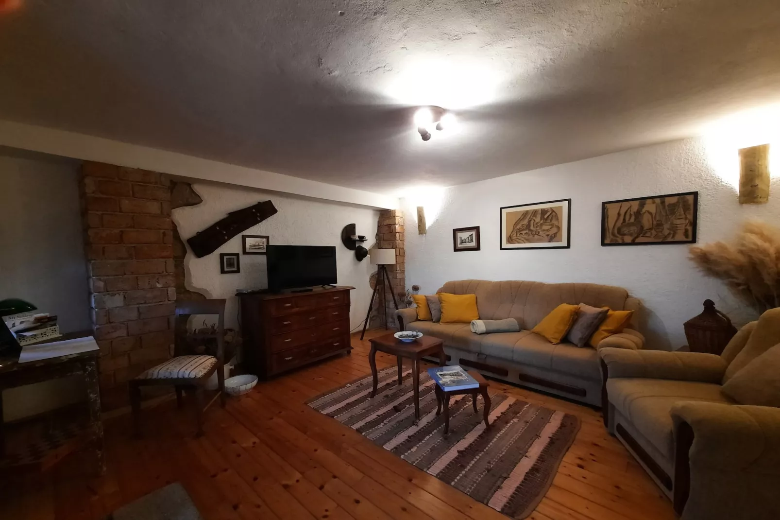 Holiday home Mikleus in Lovrec - Dobrec - ca 113 qm für 4 Erw 2 Kinder max 11 J - Woonkamer