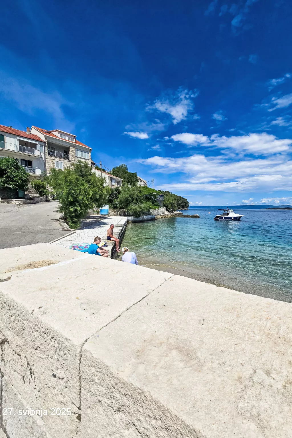 "Antun" am Strand - Buiten