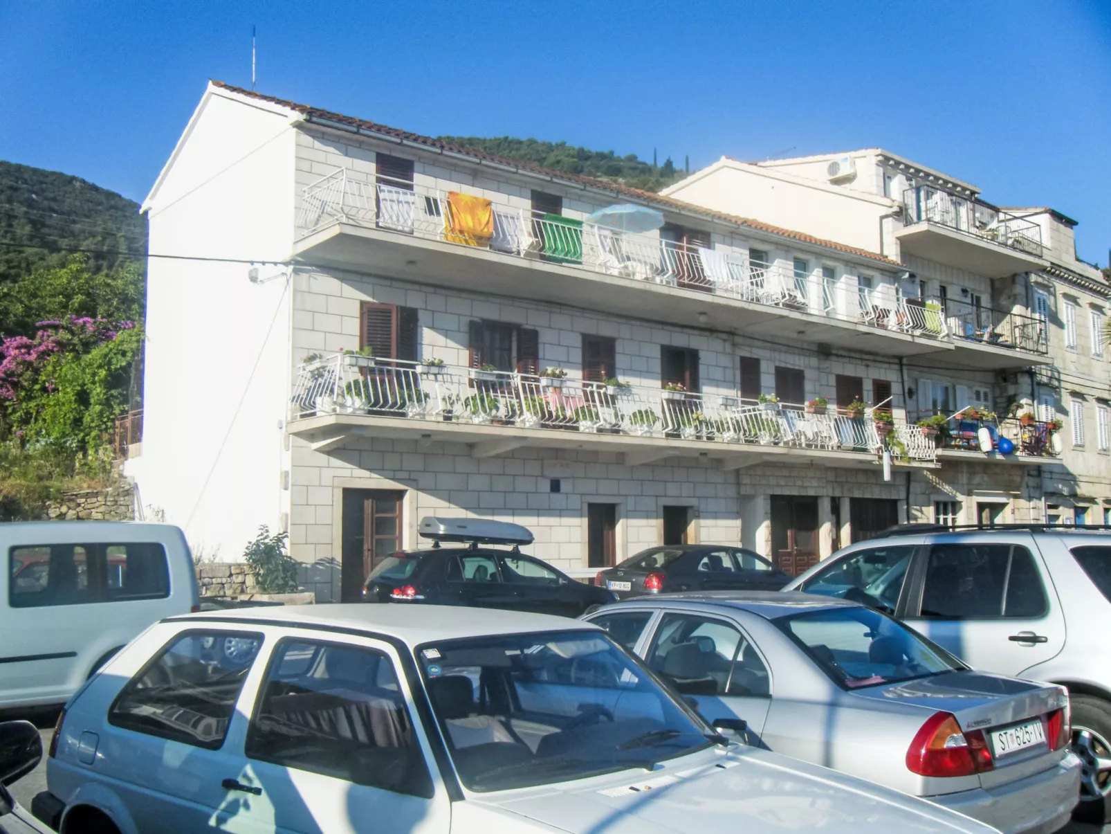 "Antun" am Strand - Buiten