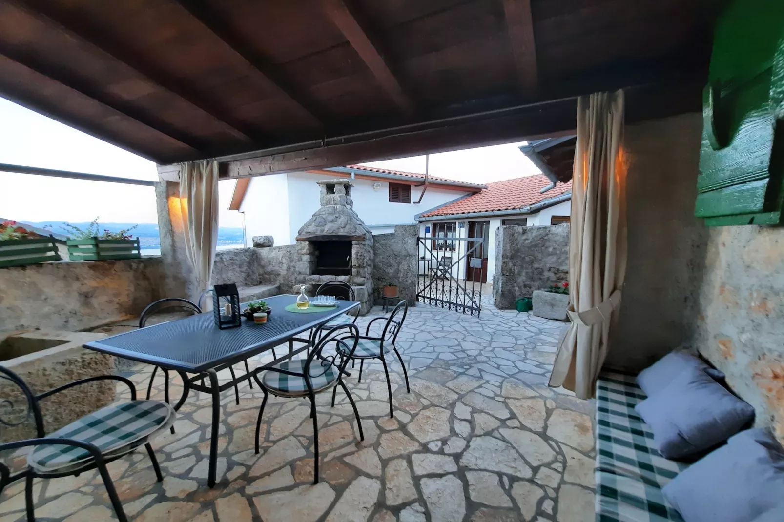 Holiday home Mikleus in Lovrec - Dobrec - ca 113 qm für 4 Erw 2 Kinder max 11 J - Buitenlucht