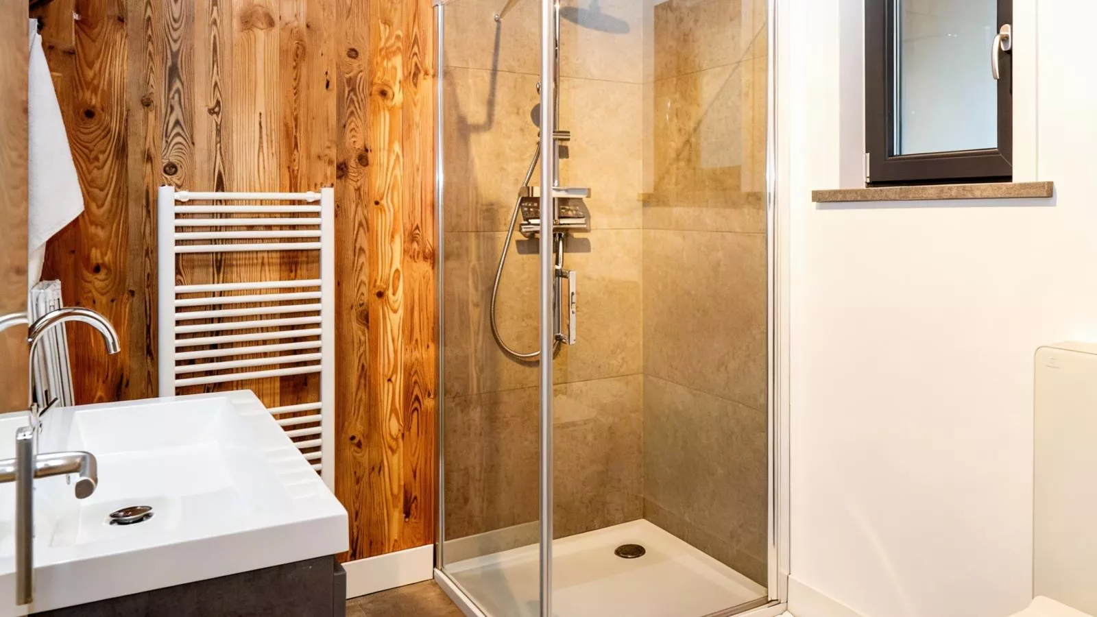 See Lounge - Badkamer