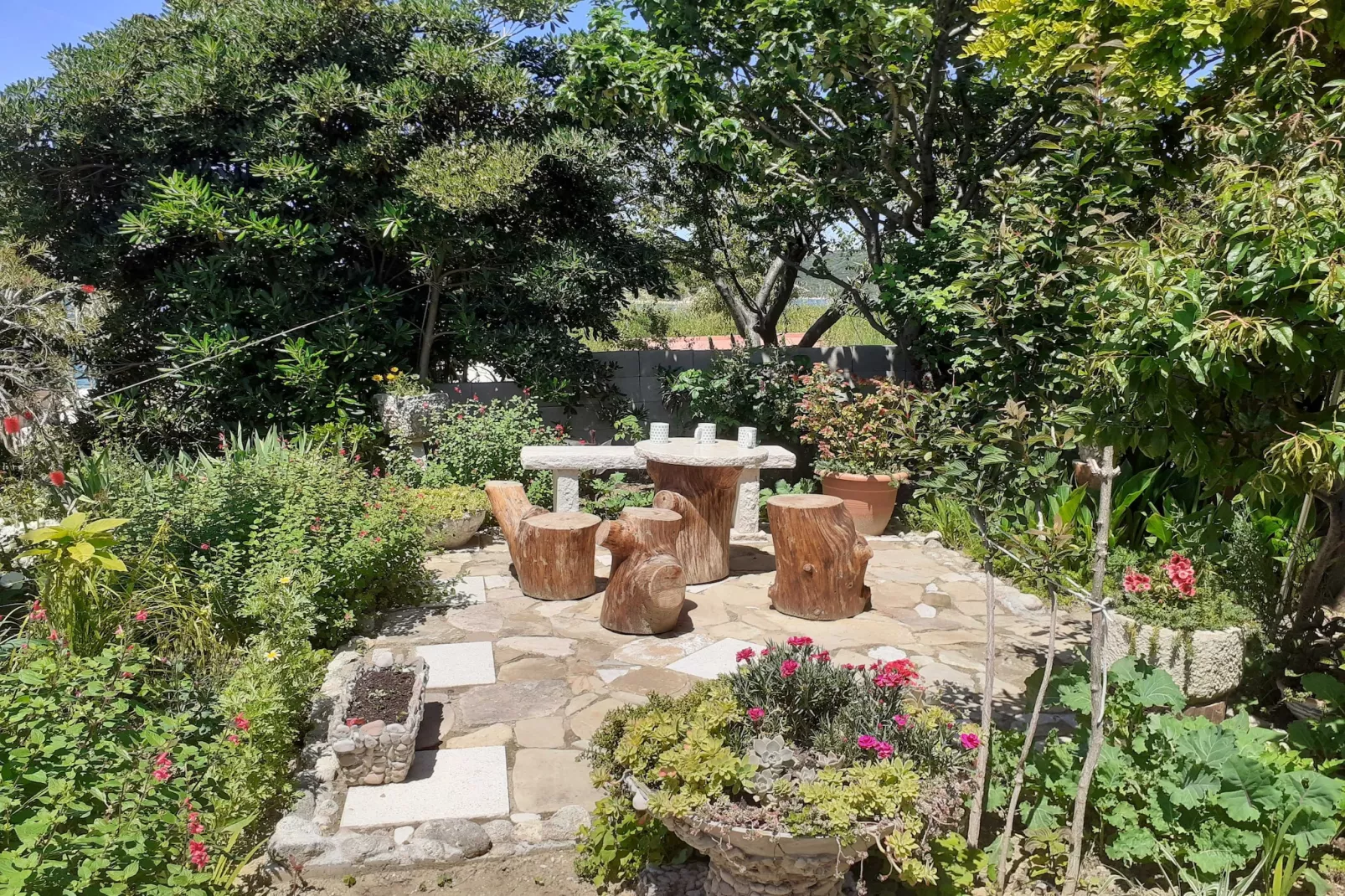 Guest House Green Corner Supetarska Draga - Triple Room with Terrace and Sea View - Buitenlucht