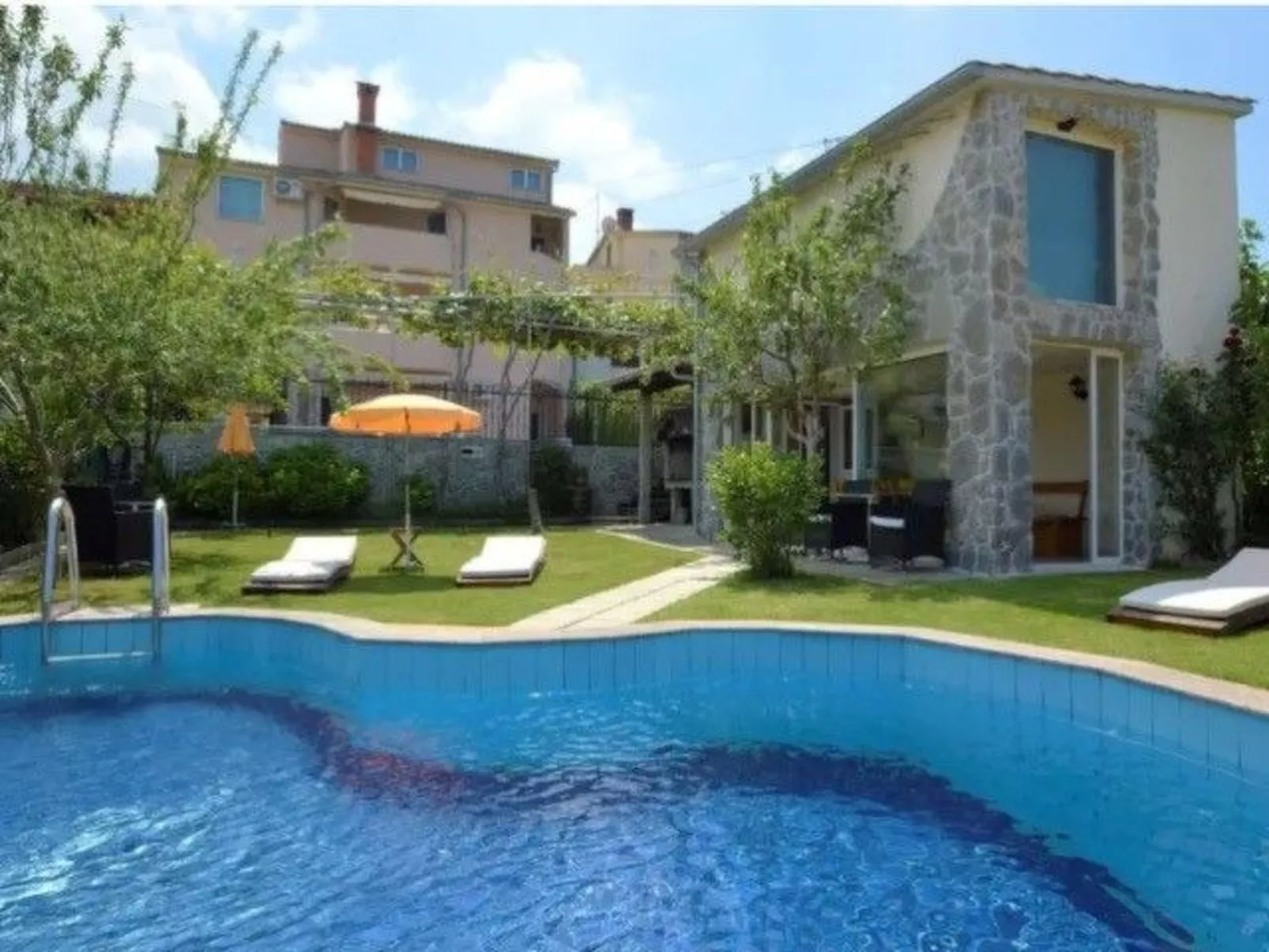 Ein Apartment im Ferienhaus Zweirosen