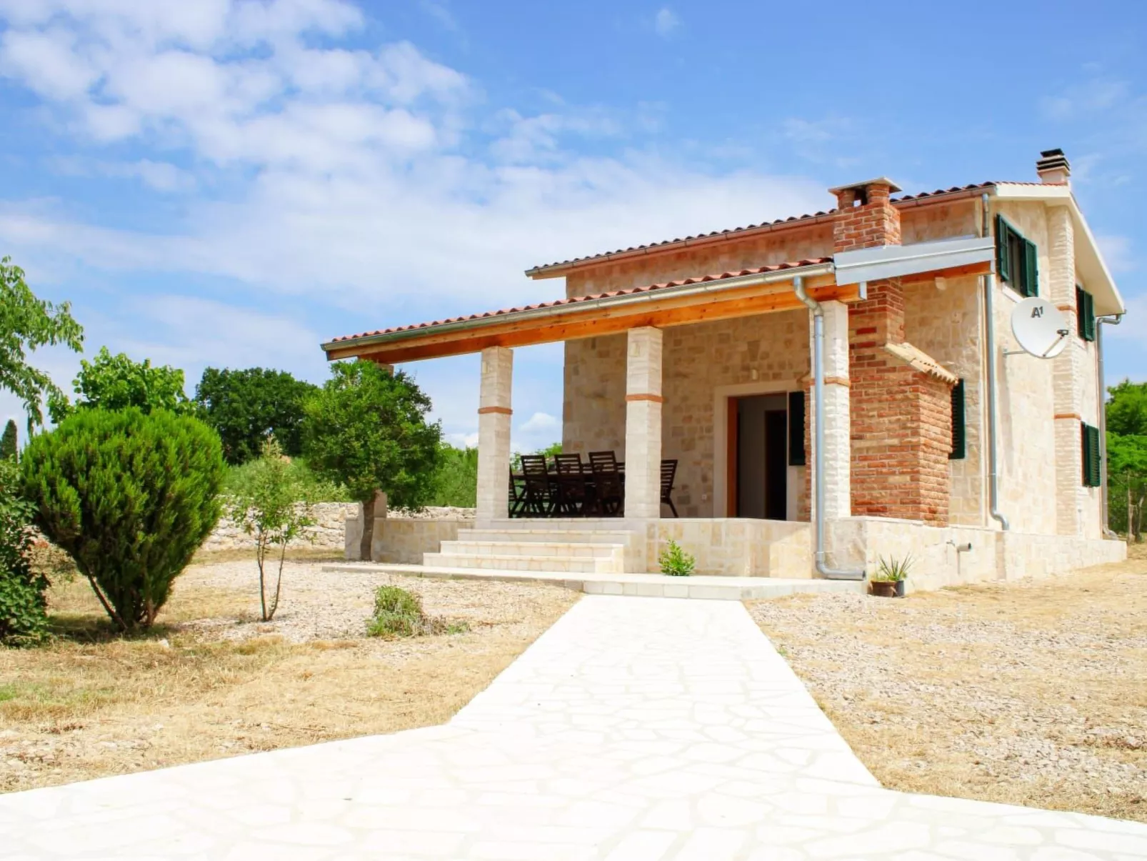 Anwesen "Steinperle mit beheiztem Schwimmbad"