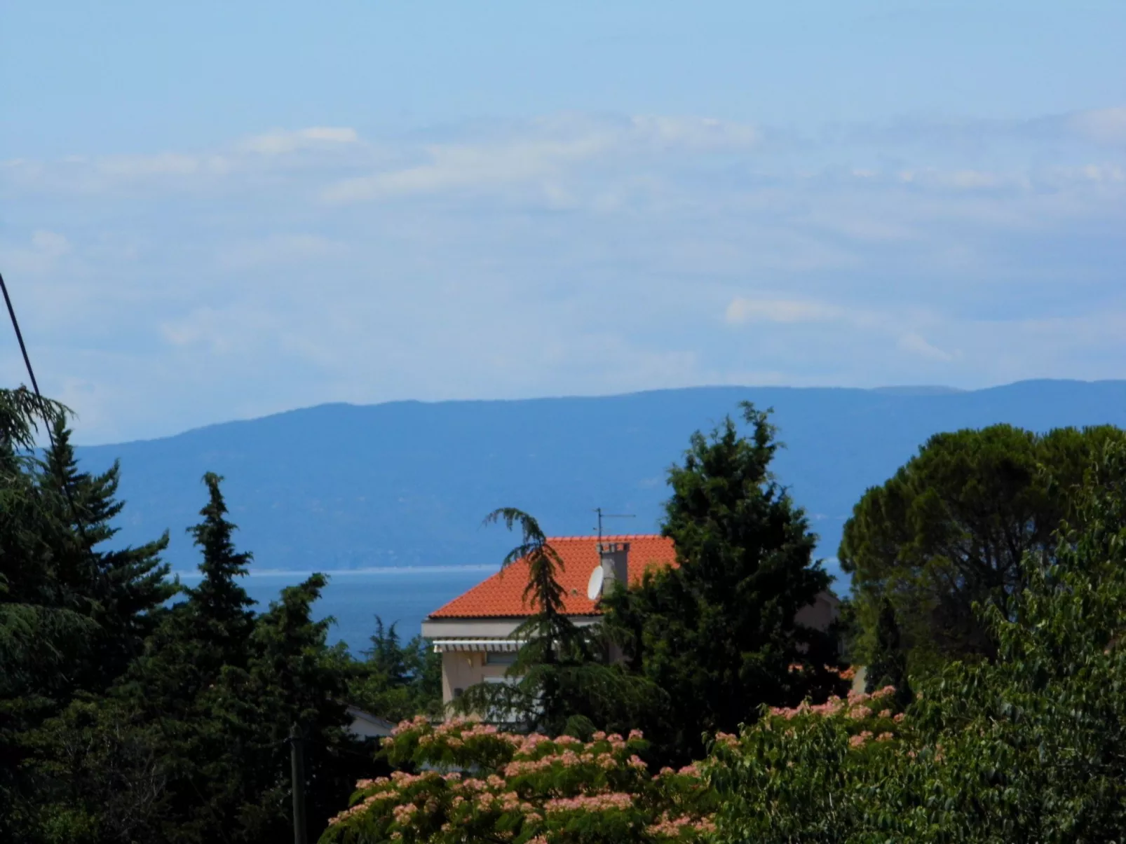 Schöne und moderne, voll ausgestattete Wohnung in ruhiger Lage