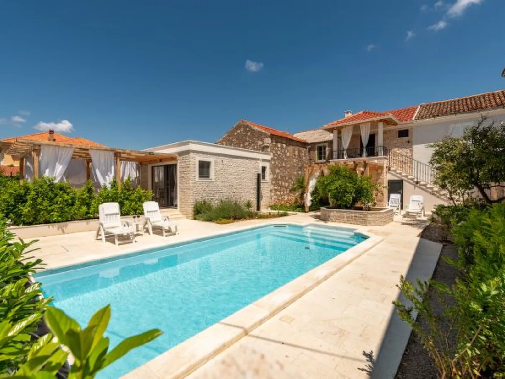 Apartment Varos 2+1 with shared pool