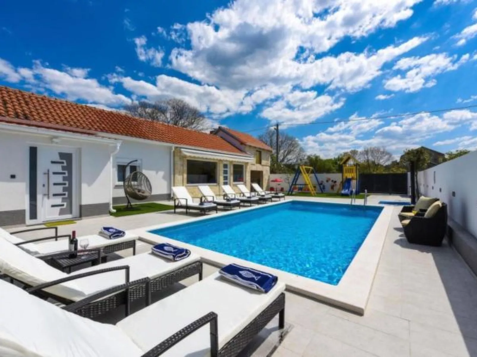 Villa Mare with heated pool and gym