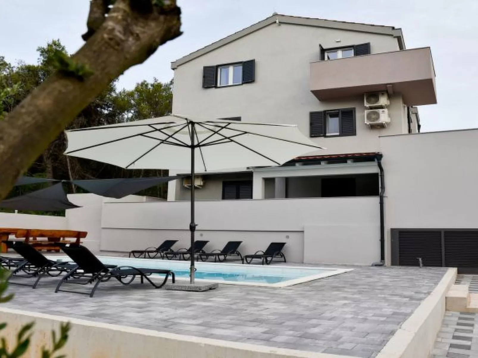 Villa Pinia with pool, Zadar