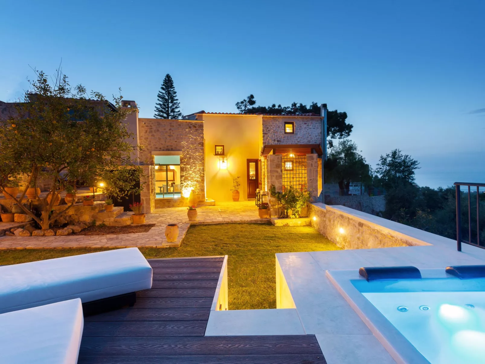 Ali Vafi's Villa - Beheizter Jacuzzi und Innenpool