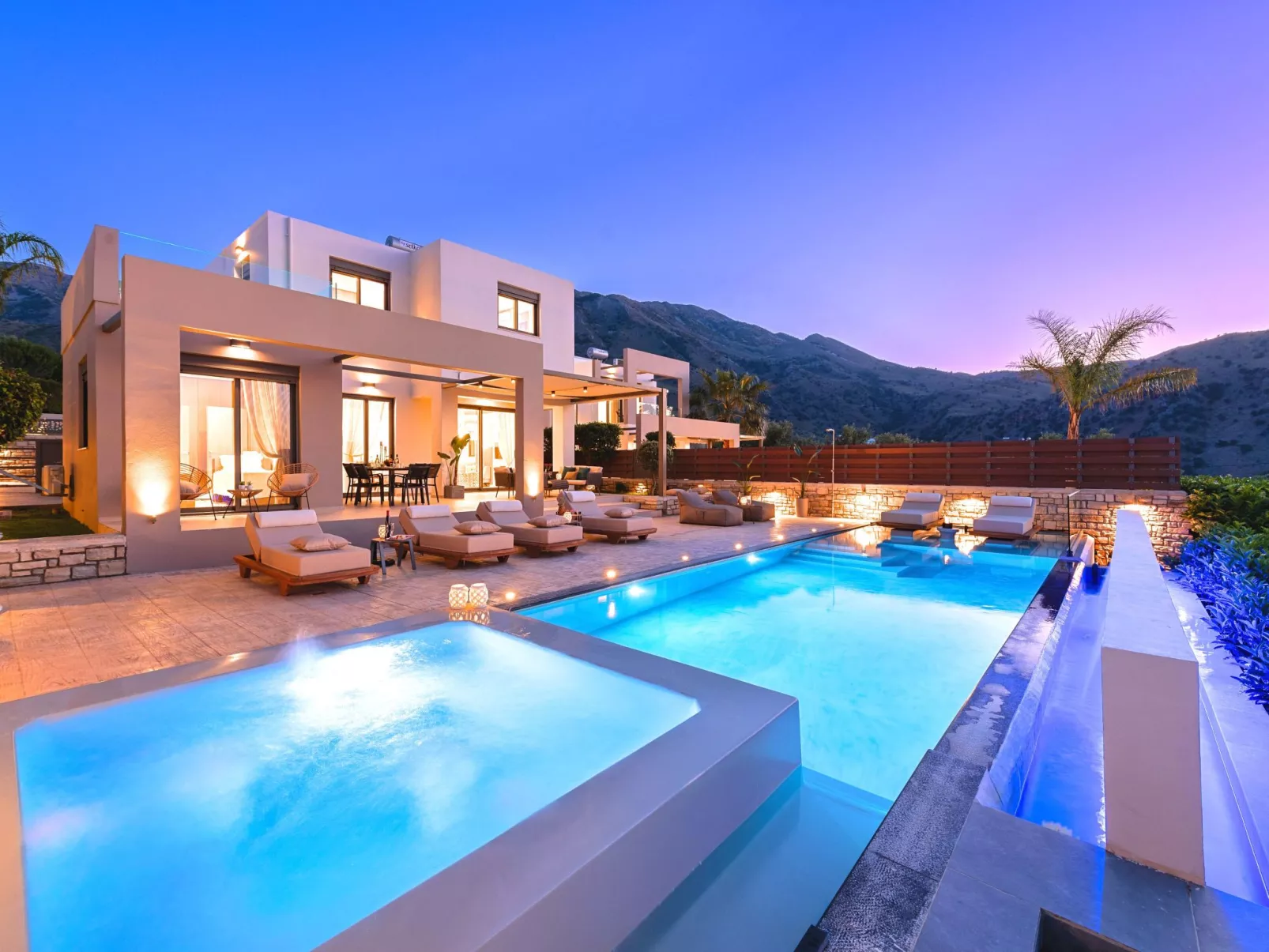 Villa "Minoas Grand" mit Blick auf das Wasser