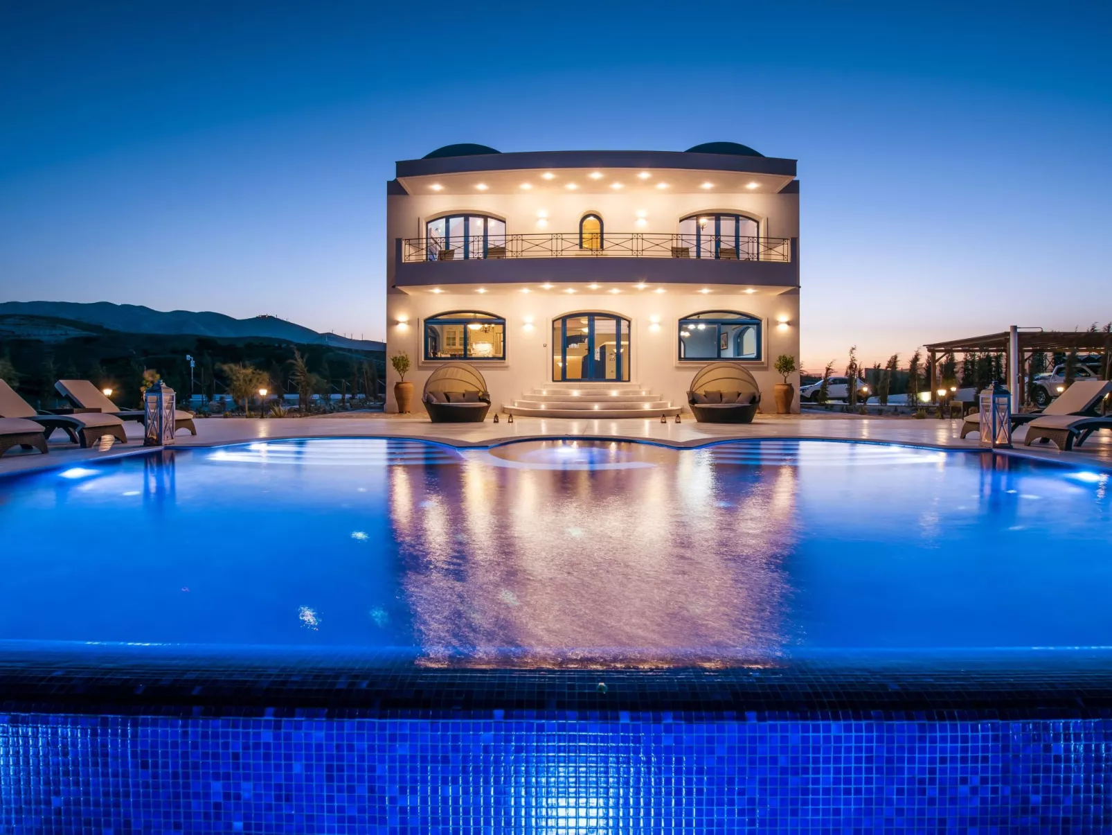 VILLA SANTORINI, WEIN DUNKLES MEER VILLEN