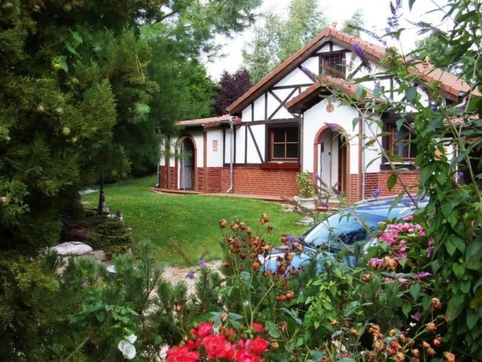 Mit großem Garten in La Prée