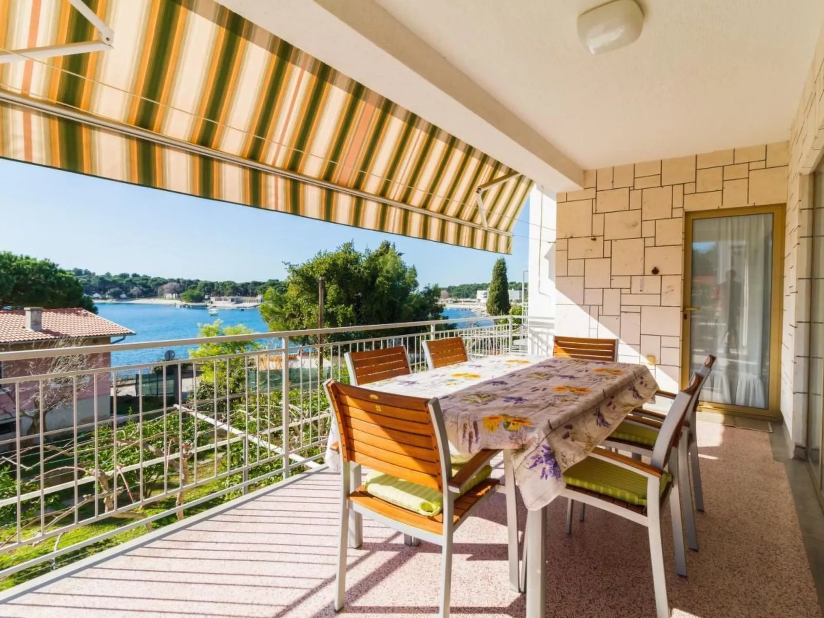 Geräumige Wohnung Lory mit Meerblick