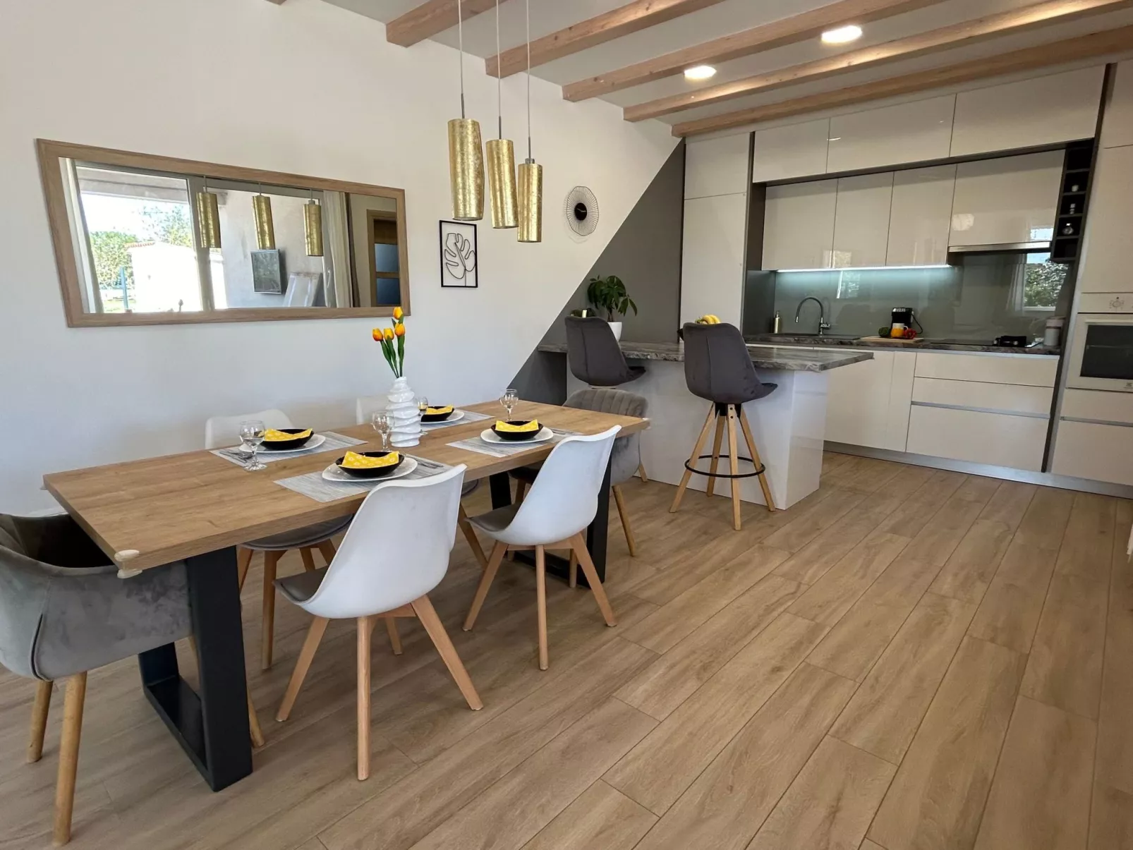 Diva mit privatem Pool