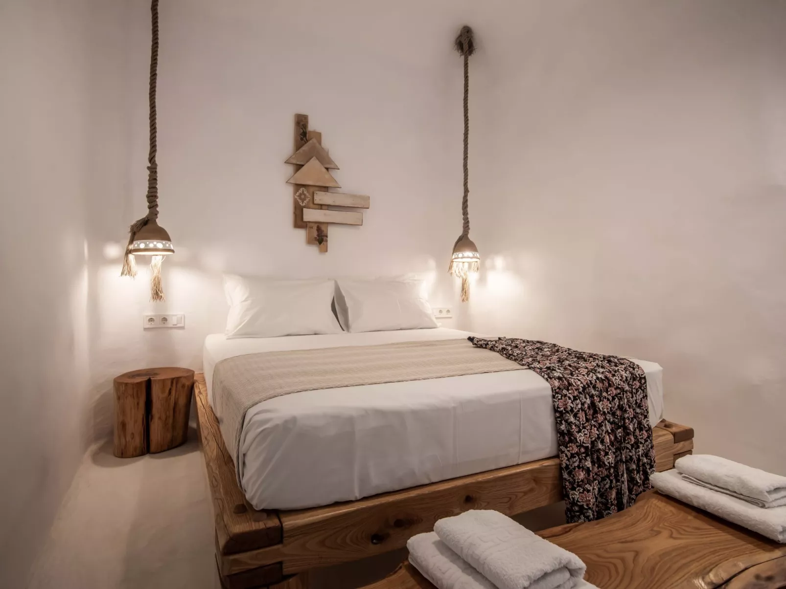 PETRA RESIDENCE MINI POOL SPA MILOS