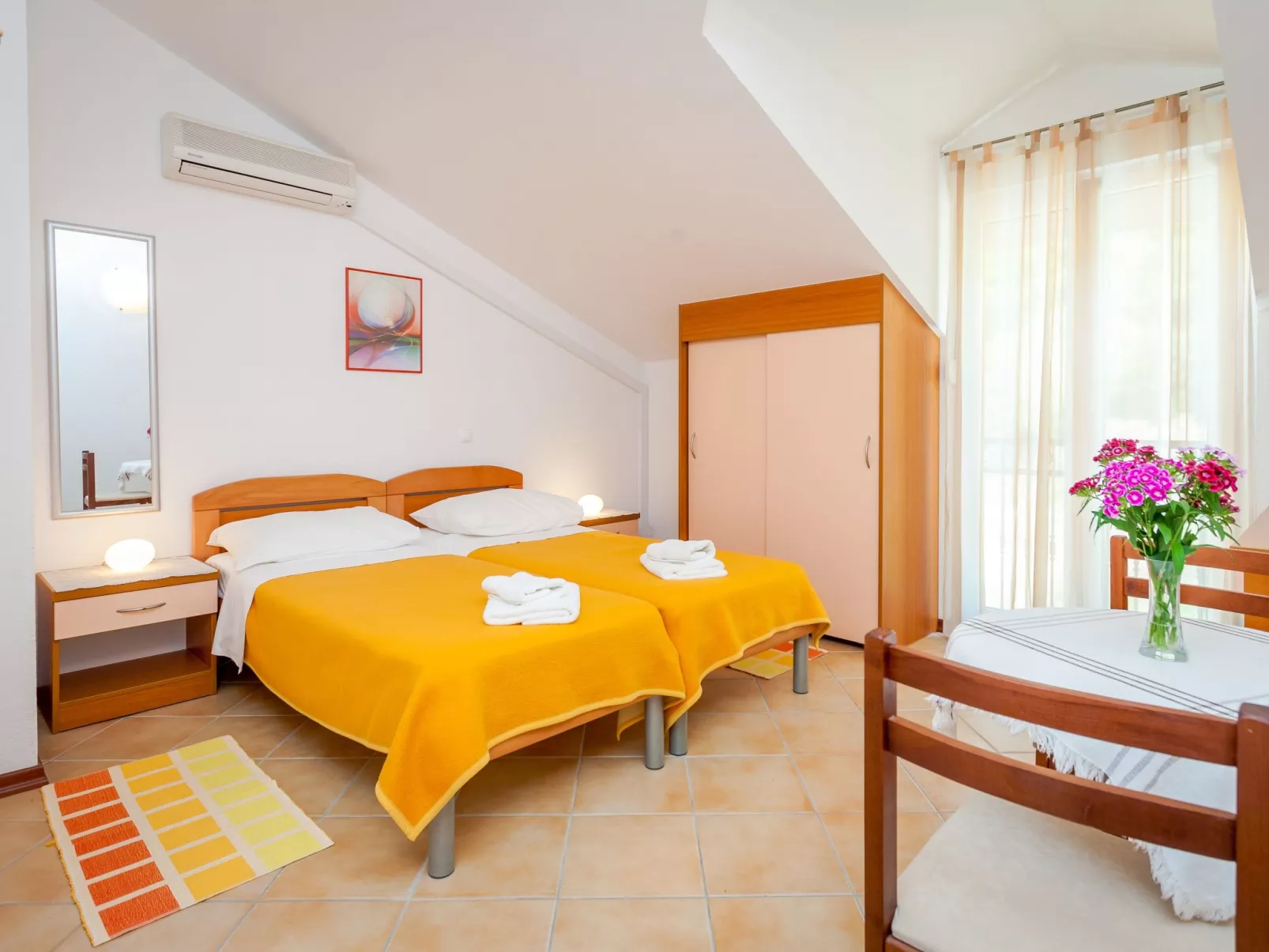 Ferienzimmer im zweiten Stock für zwei Personen