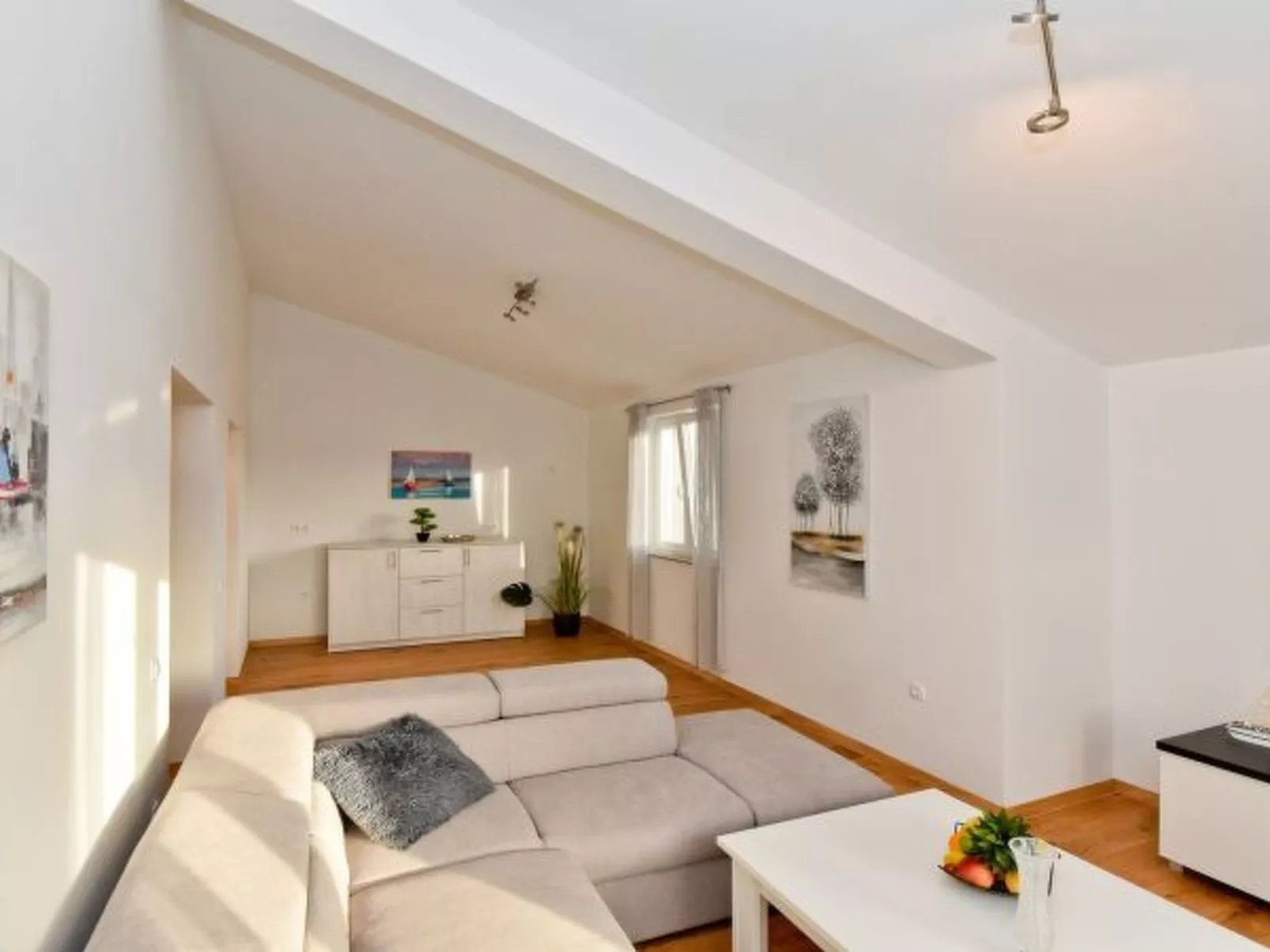 Villa Pinia with pool, Zadar