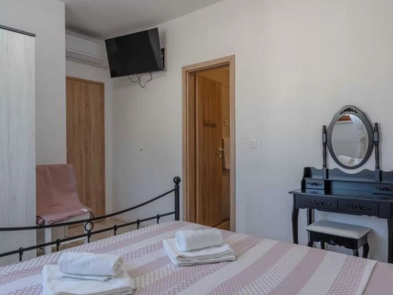 Holiday Home Beti with heated pool