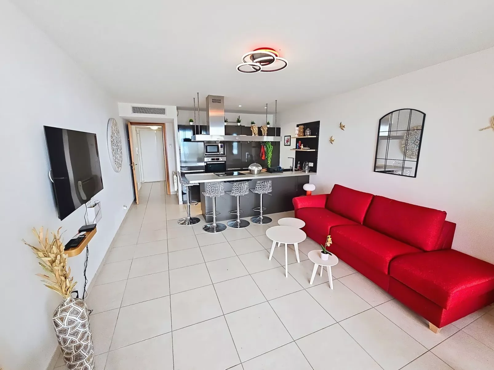 Ruhige Wohnung Panoramablick auf Meer und Berge