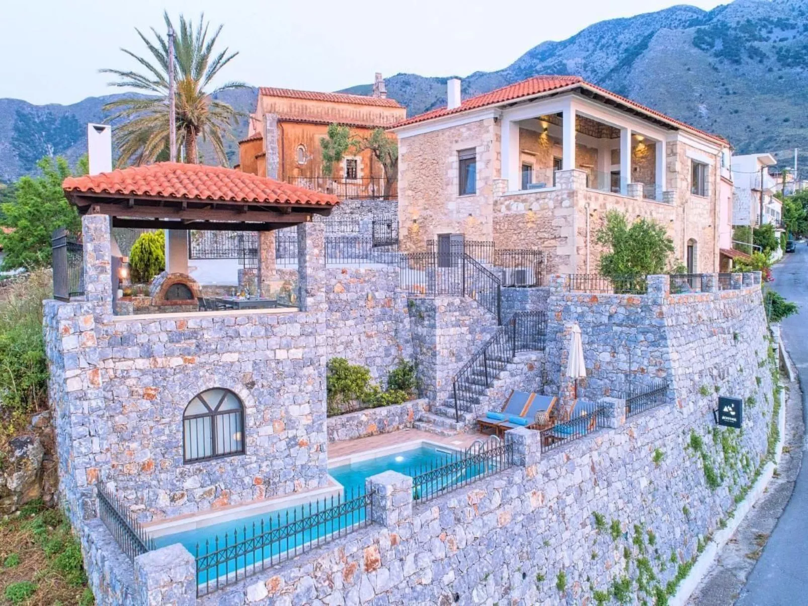 "Acrothea Villa Beheizter Pool"