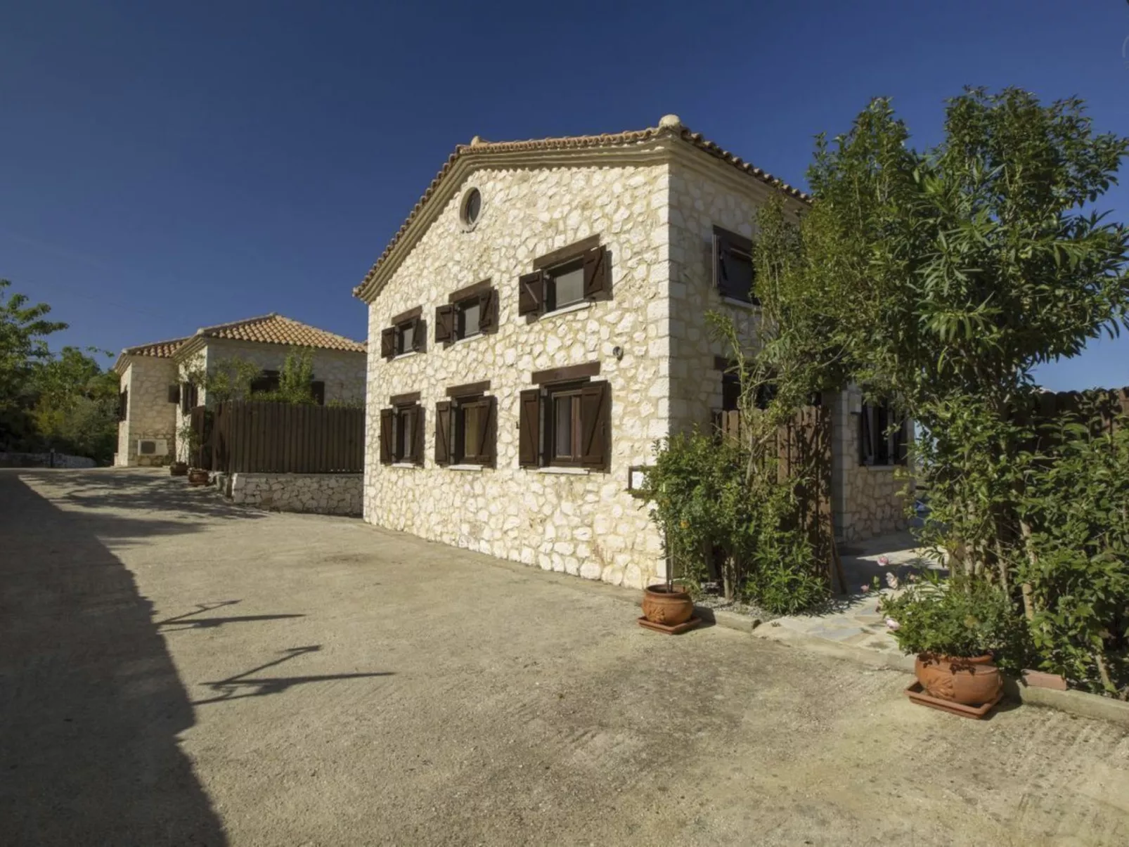 In Apollonii mit privatem Pool und spektakulärer Aussicht