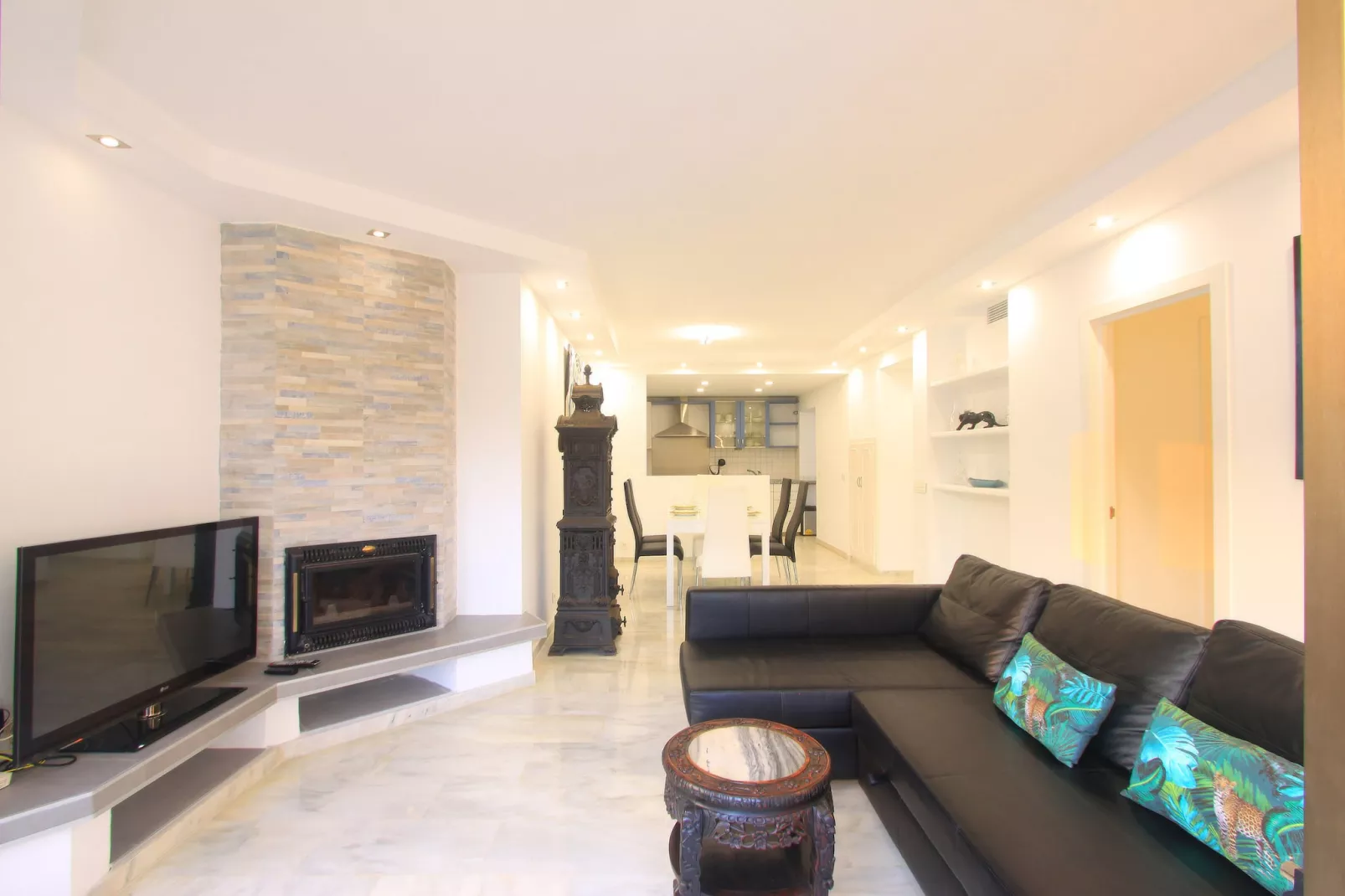 1080 - GOLDEN BEACH JACUZZI