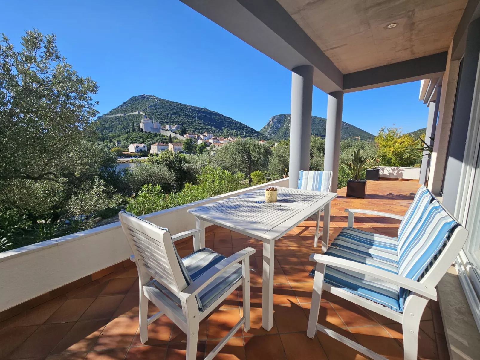 Waterfront Oasis - Buiten