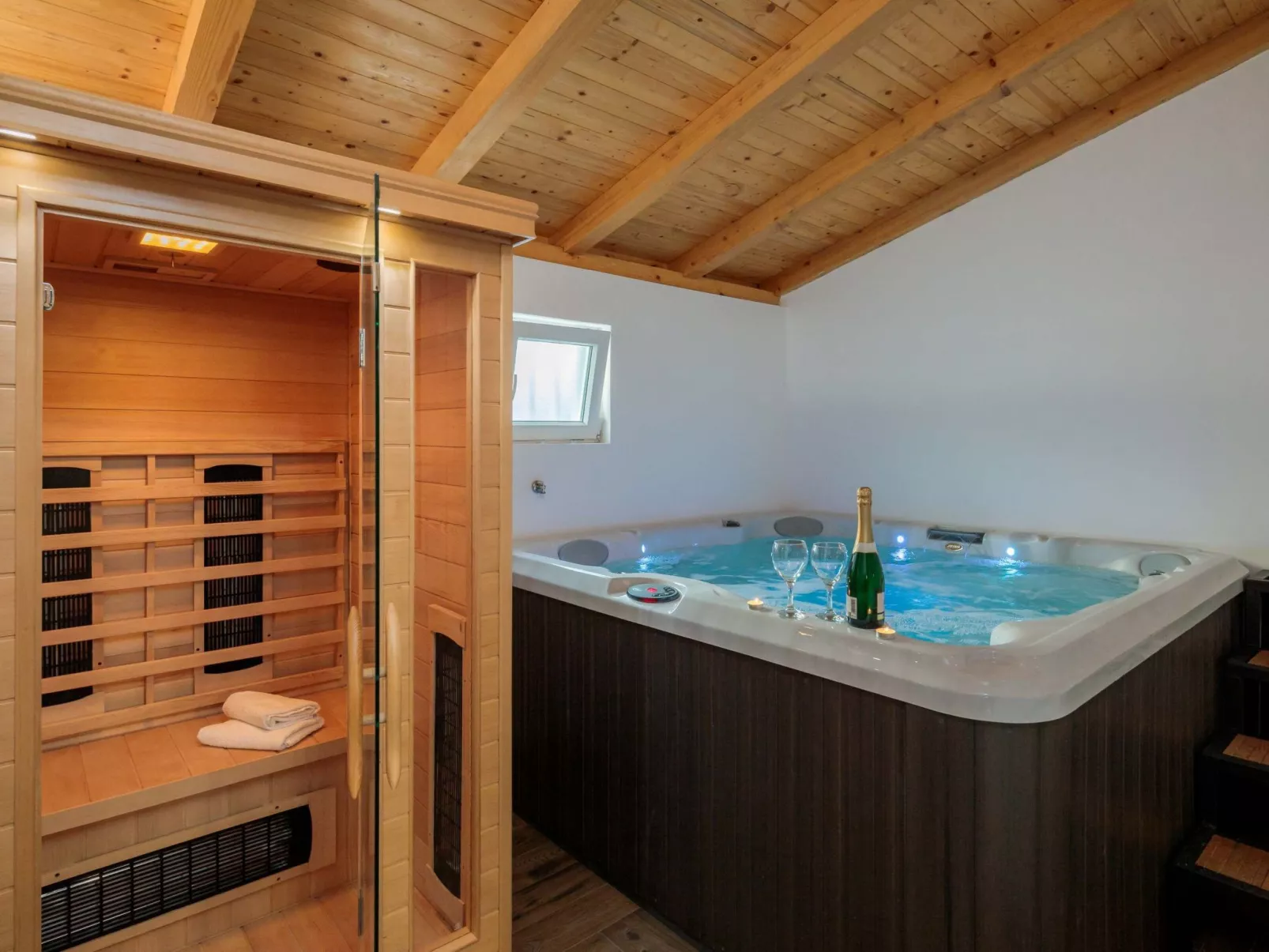 Villa Mystic Woods mit Pool