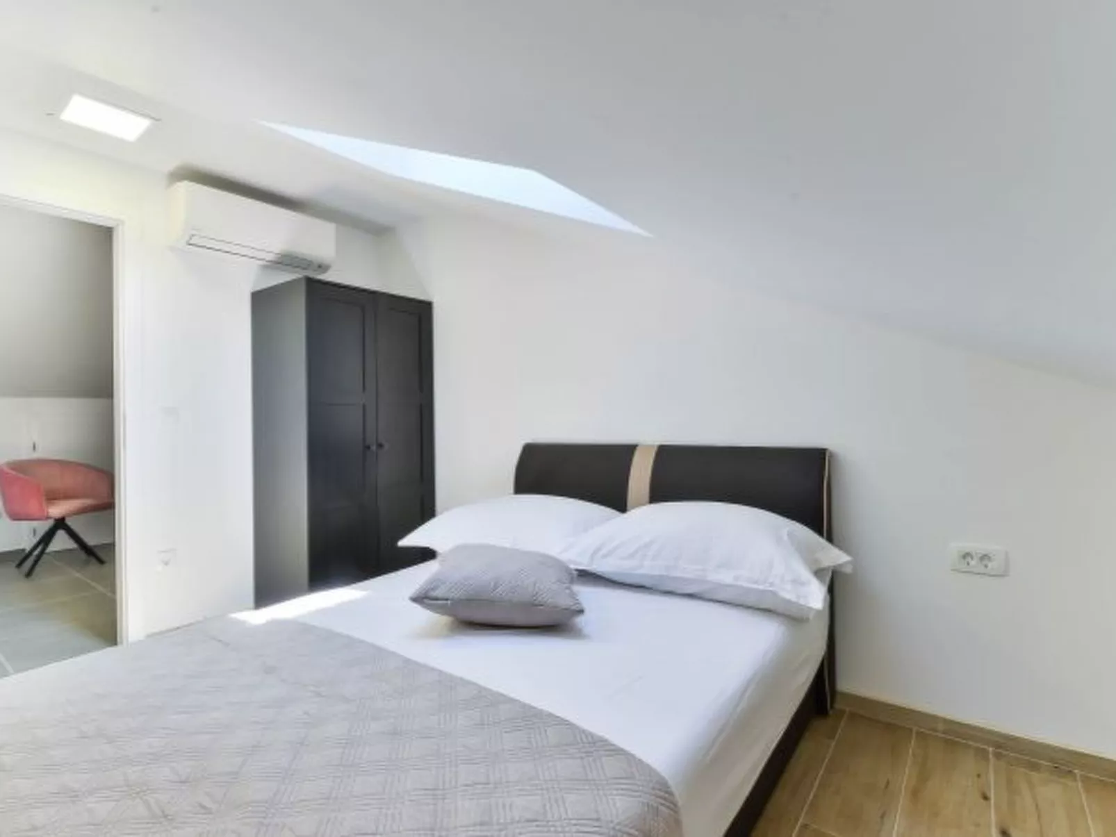 Villa RE with heated pool and spa