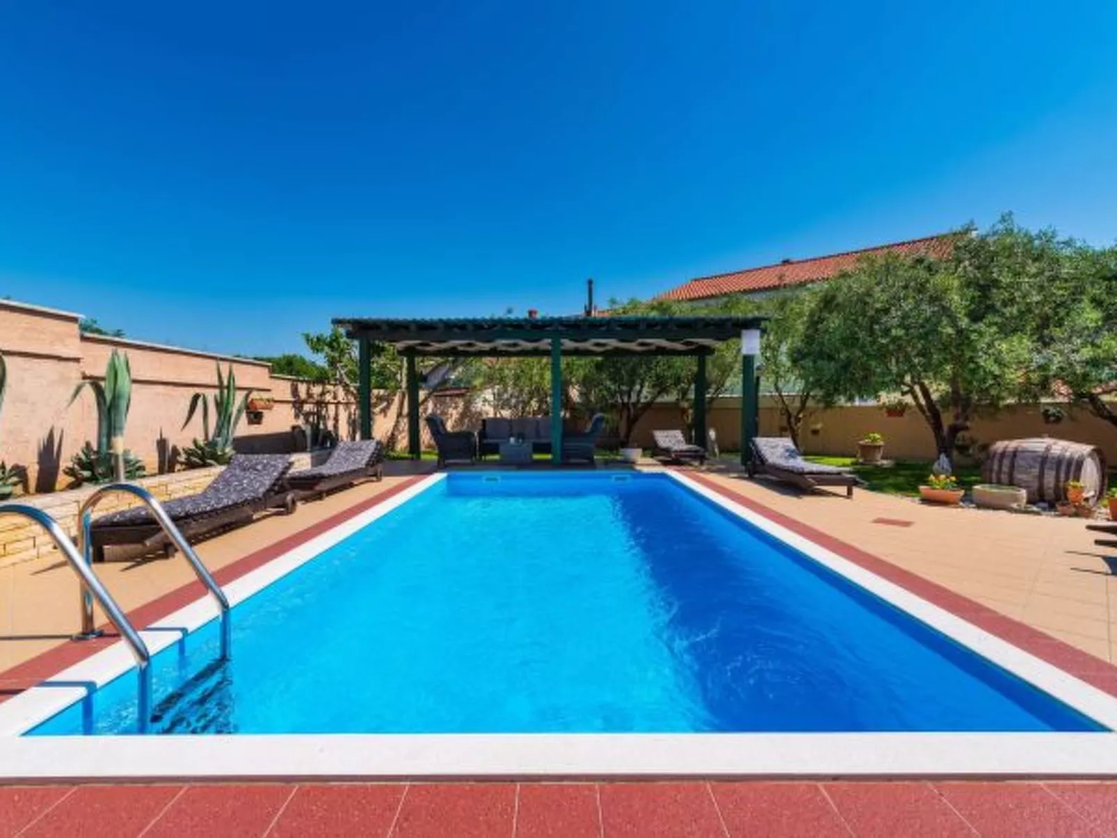 Stone villa Tea with pool