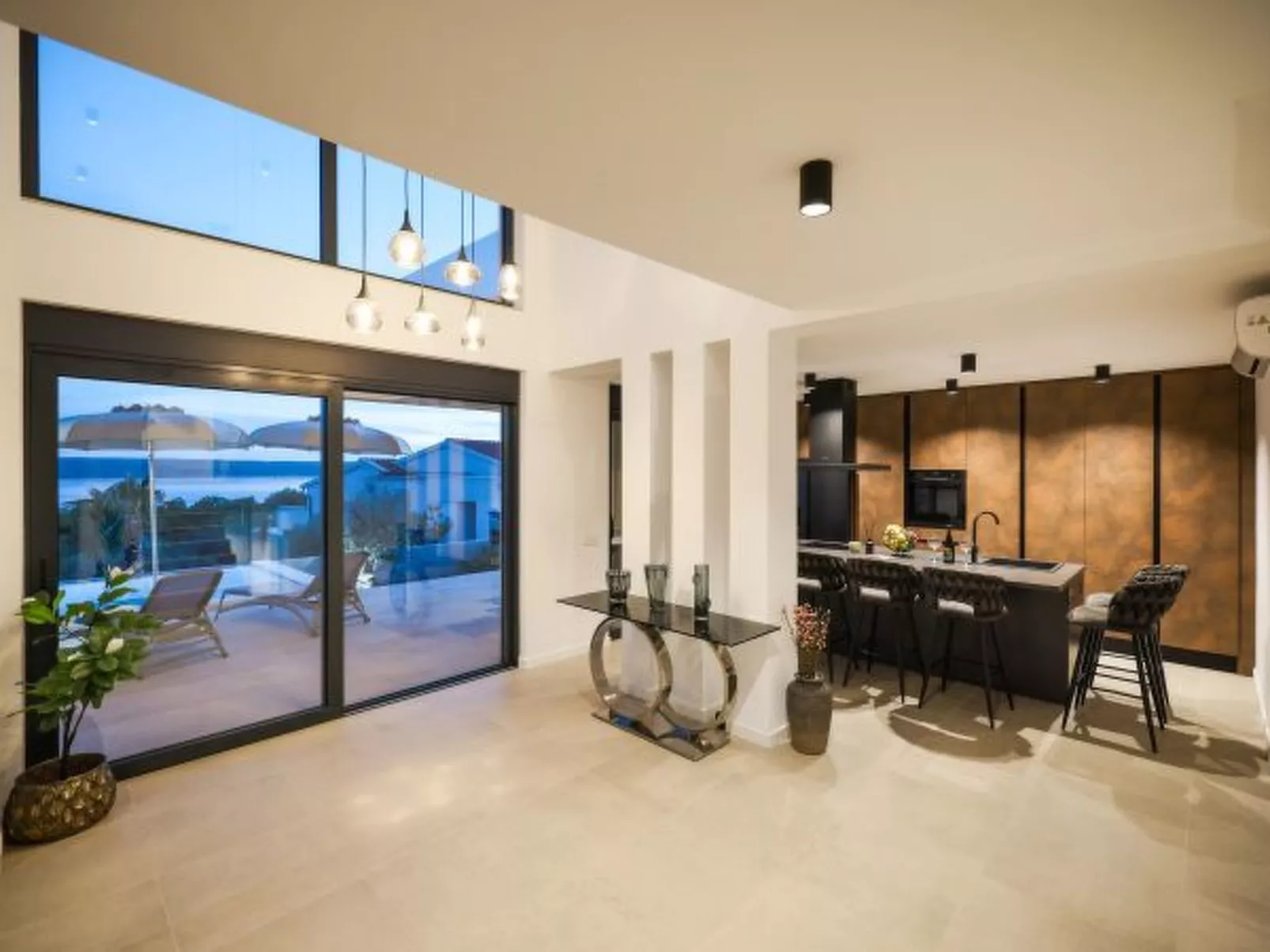 Villa Novue with pool