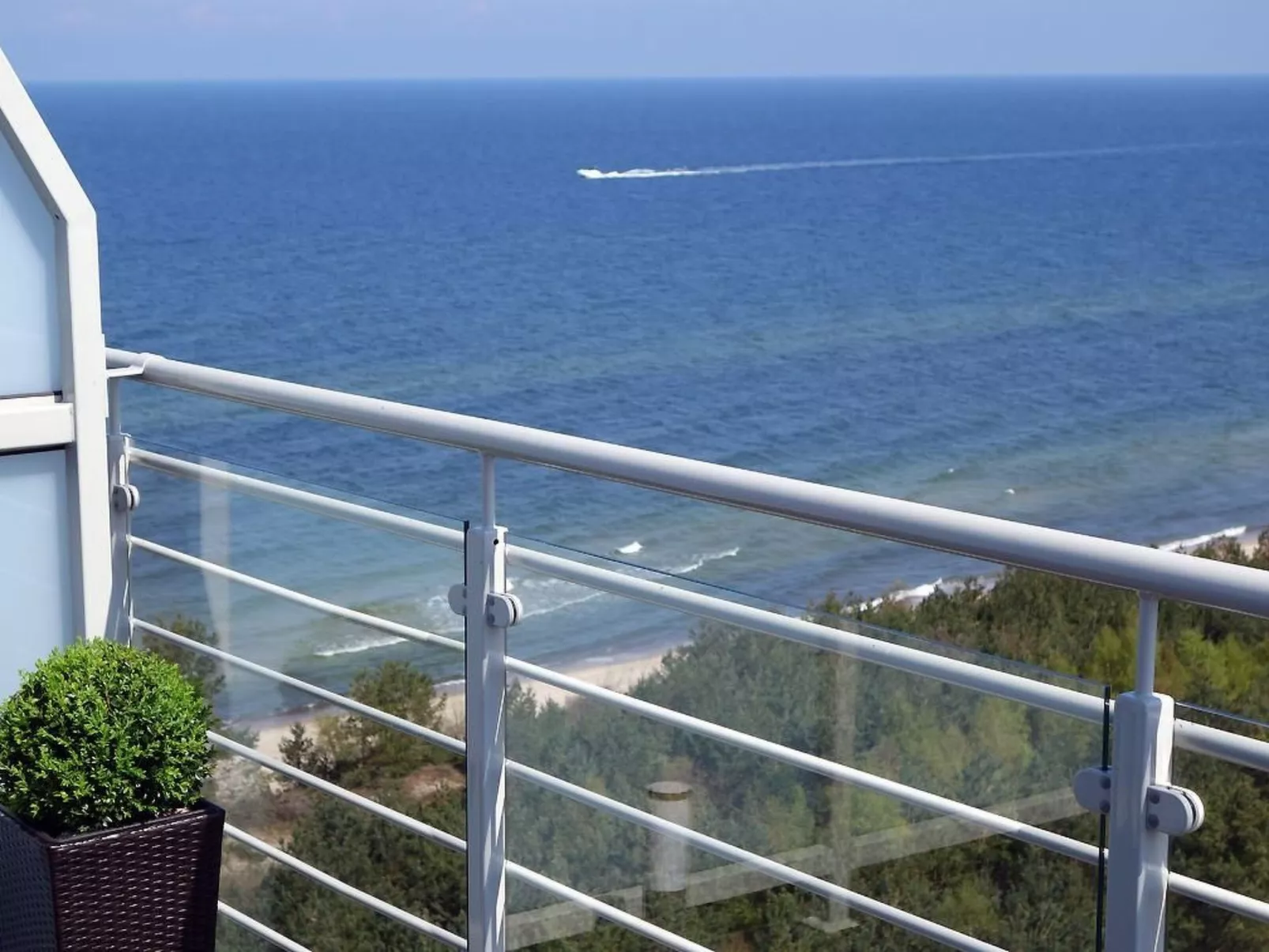 Wohnung mit Panoramaverglasung und Meerblick