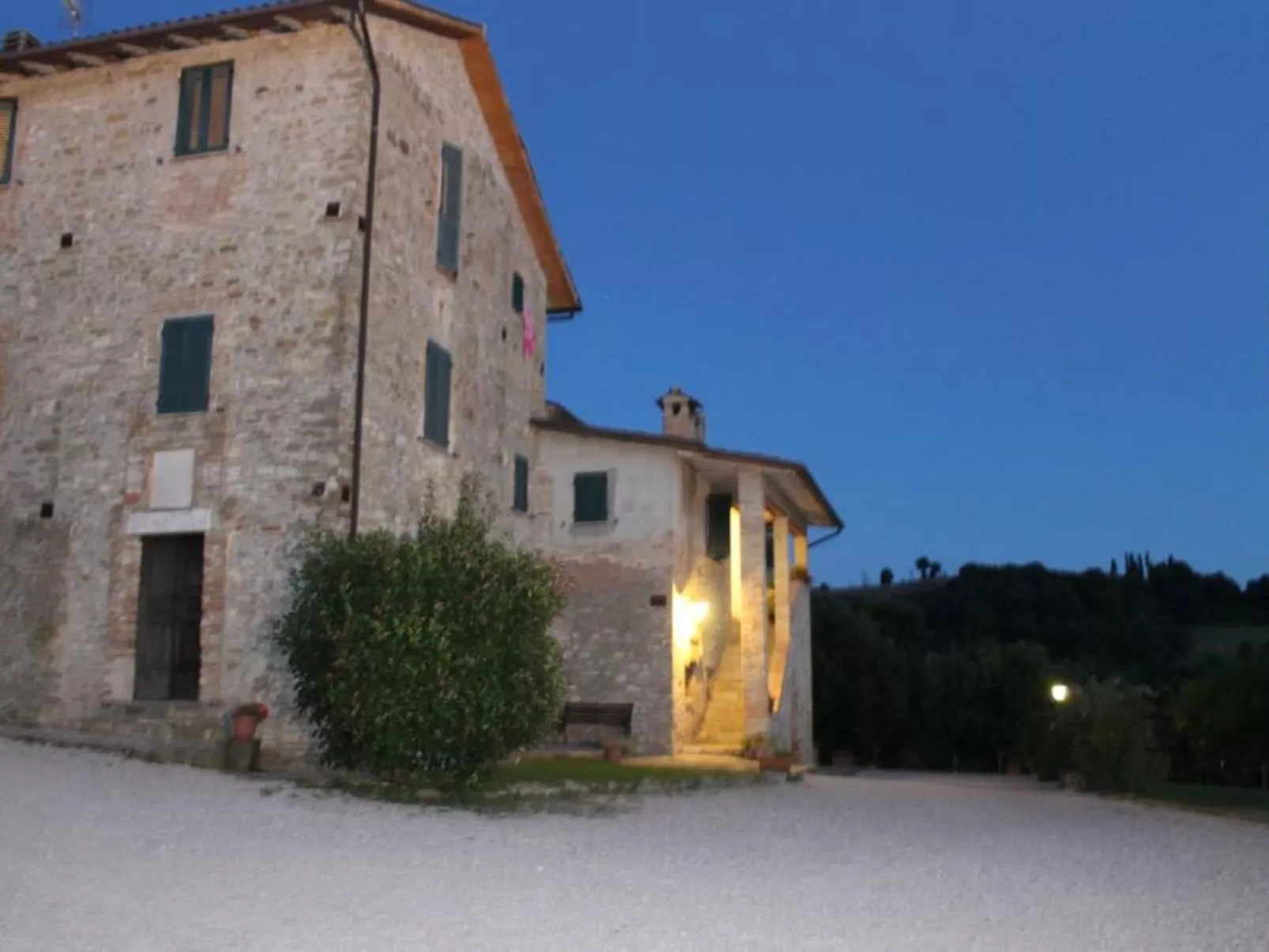 Rustikale Eleganz mit Blick auf die umbrische La