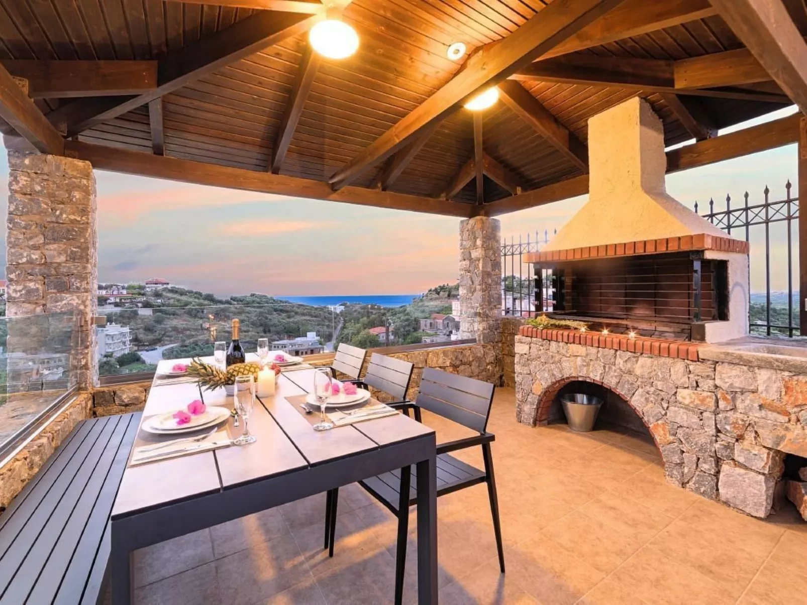 "Acrothea Villa Beheizter Pool"