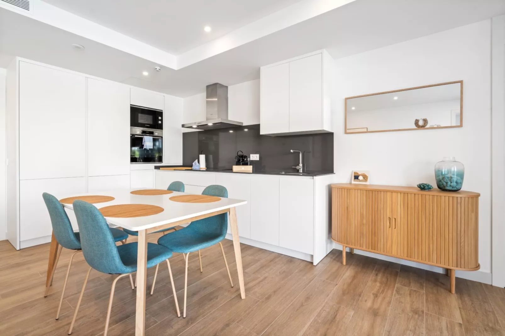 Stylish 1 bed Apartment ALZACABA LAGOON (2006)