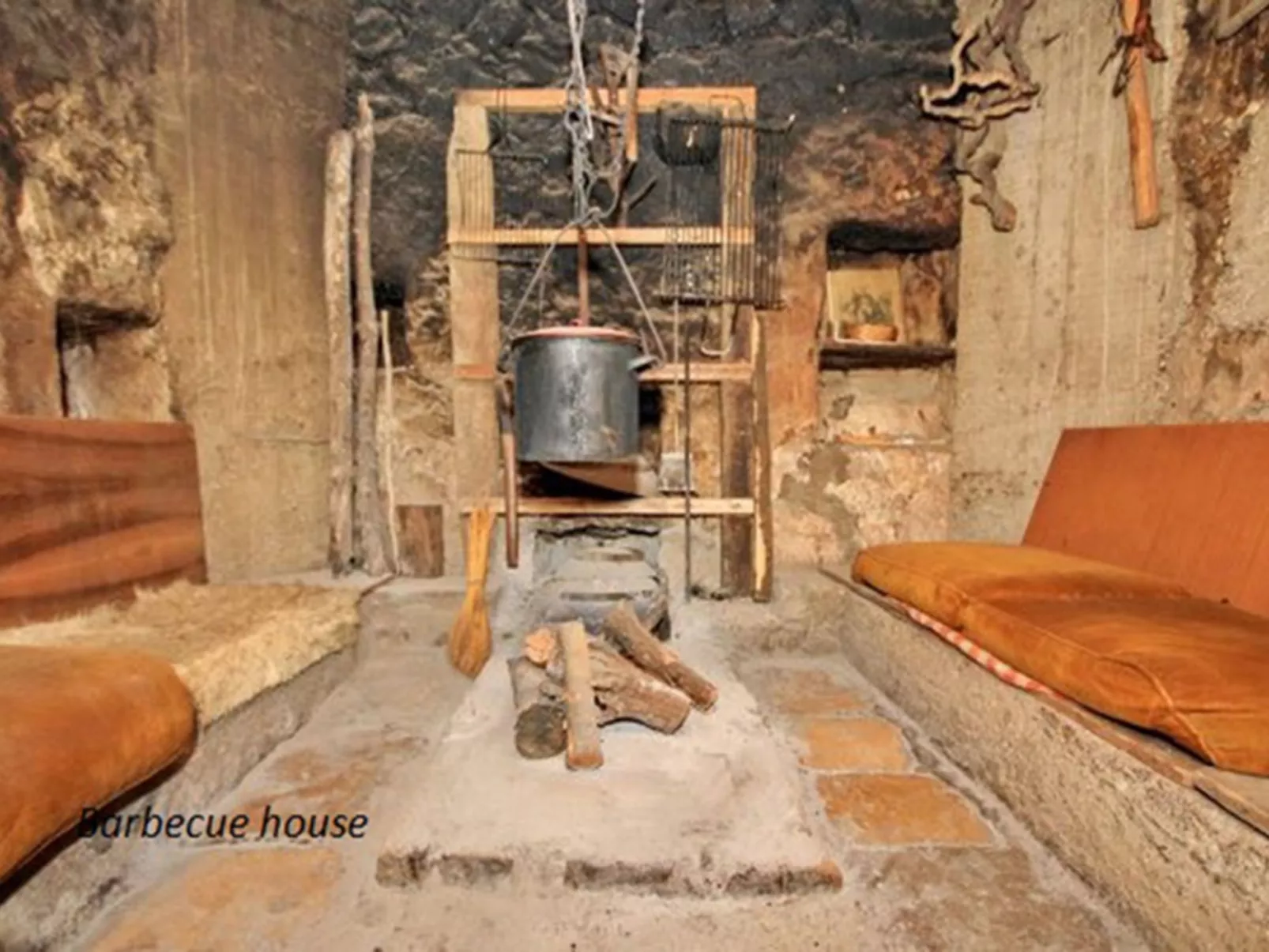 Villa mit Pool, Oslje